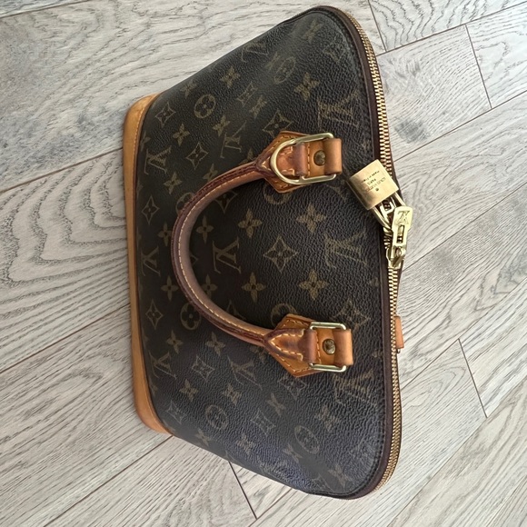 Louis Vuitton Alma PM - Picture 6 of 9